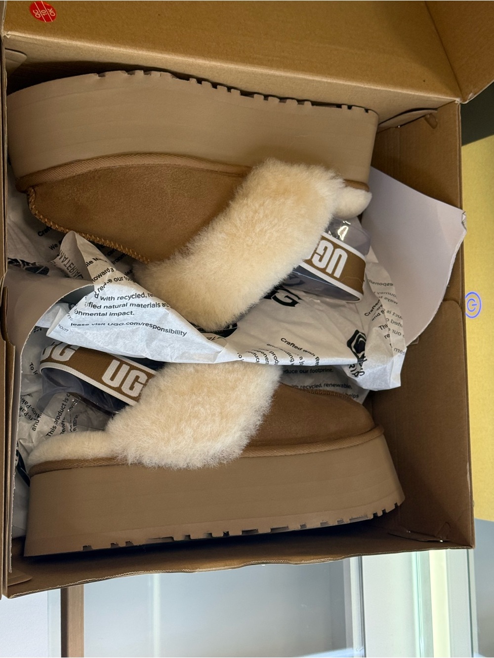UGG Funkette Platform Slippers Chestnut Shearling Logo Strap Women’s 8 - Picture 6 of 7